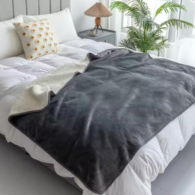 couverture impermeable chien protection 3 couches gris sur lit